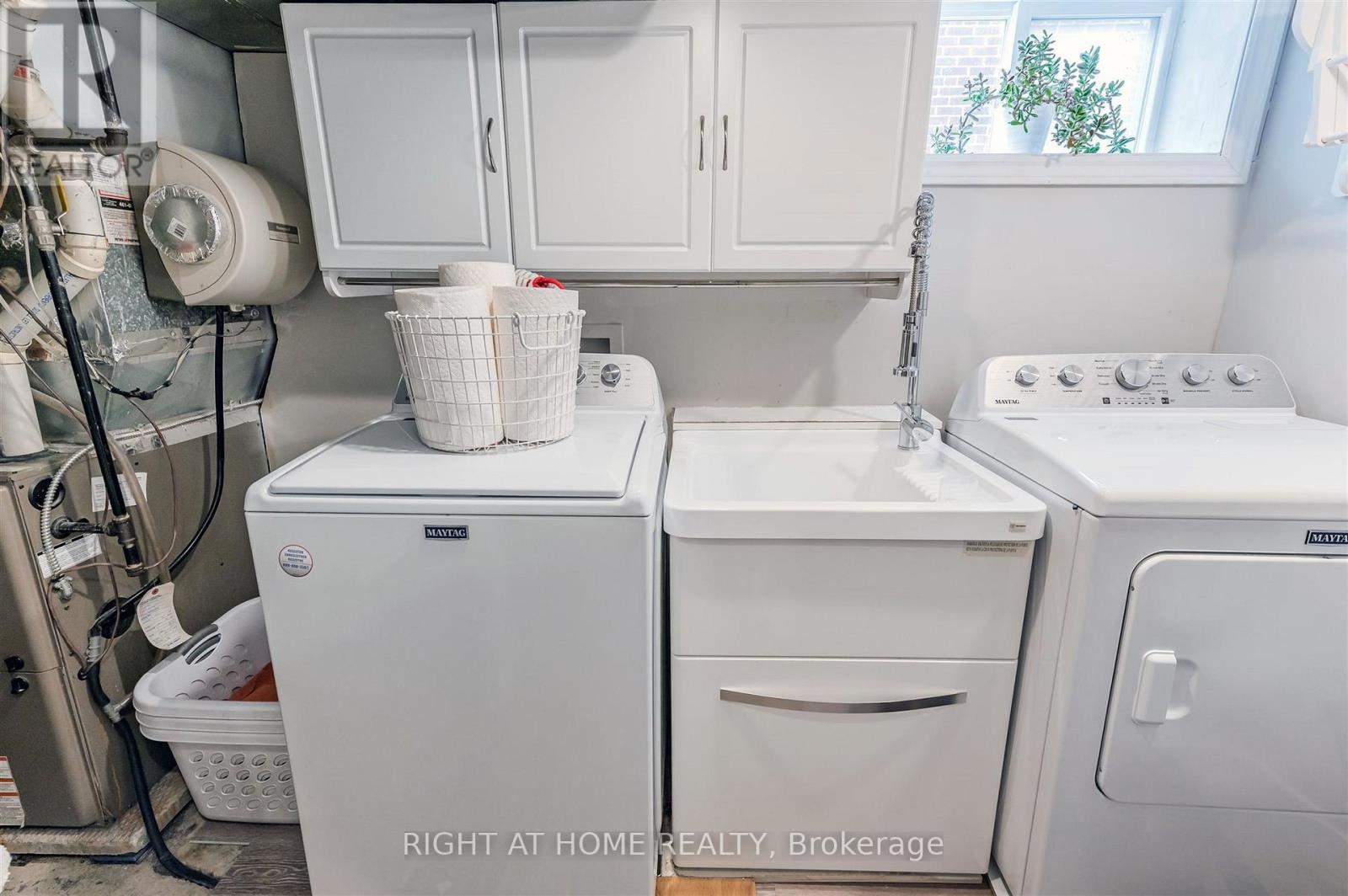 17 Claybrooke Street, Toronto, Ontario  M6M 3P6 - Photo 33 - W12922240