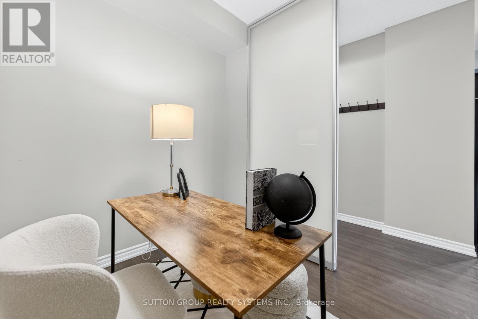 734 - 15 James Finlay Way, Toronto, Ontario  M3M 0B3 - Photo 30 - W12922242