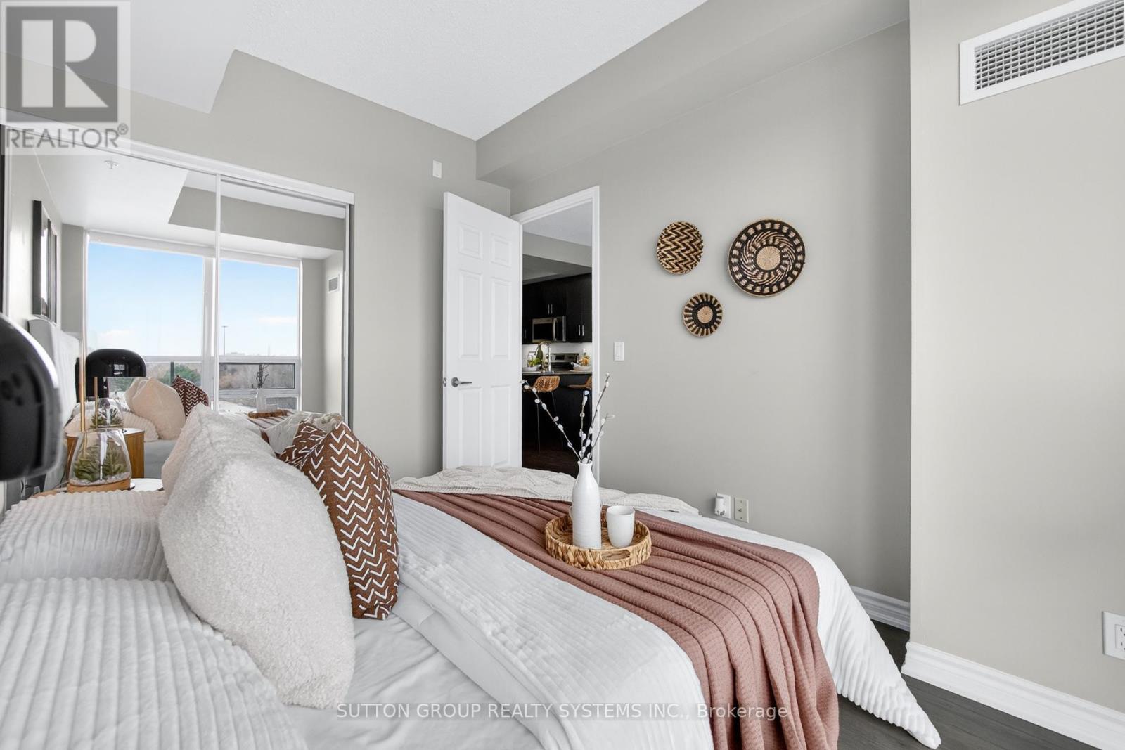 734 - 15 James Finlay Way, Toronto, Ontario  M3M 0B3 - Photo 33 - W12922242