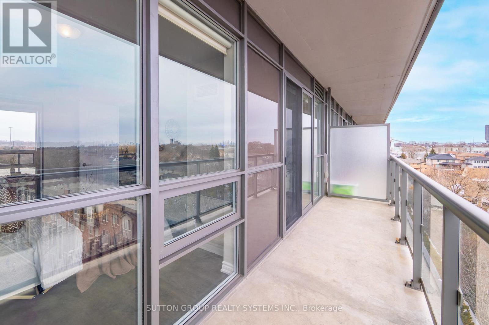 734 - 15 James Finlay Way, Toronto, Ontario  M3M 0B3 - Photo 39 - W12922242