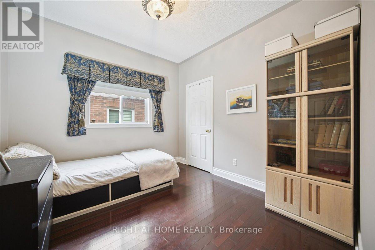 57 Kirkwood Crescent, Caledon, Ontario  L7C 1B8 - Photo 25 - W12922254