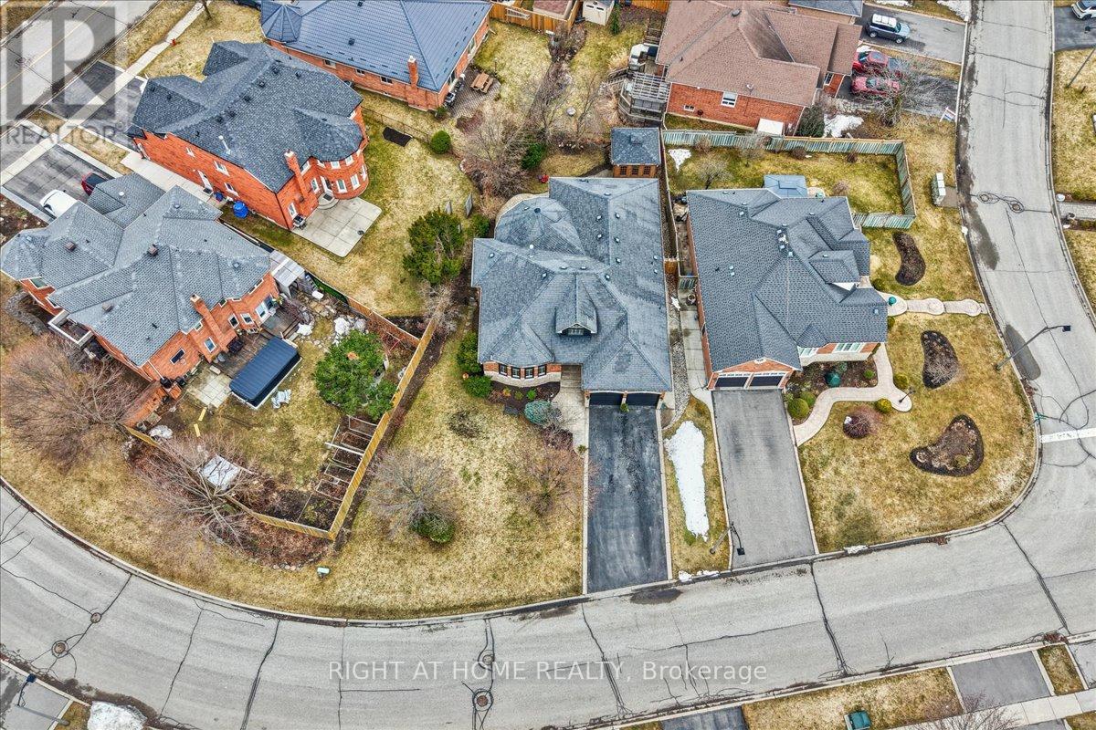 57 Kirkwood Crescent, Caledon, Ontario  L7C 1B8 - Photo 40 - W12922254