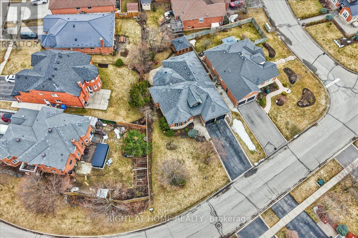 57 Kirkwood Crescent, Caledon, Ontario  L7C 1B8 - Photo 41 - W12922254