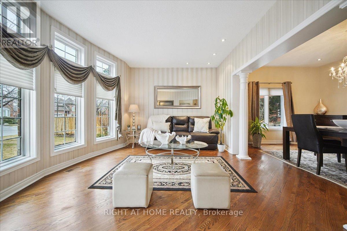 57 Kirkwood Crescent, Caledon, Ontario  L7C 1B8 - Photo 7 - W12922254