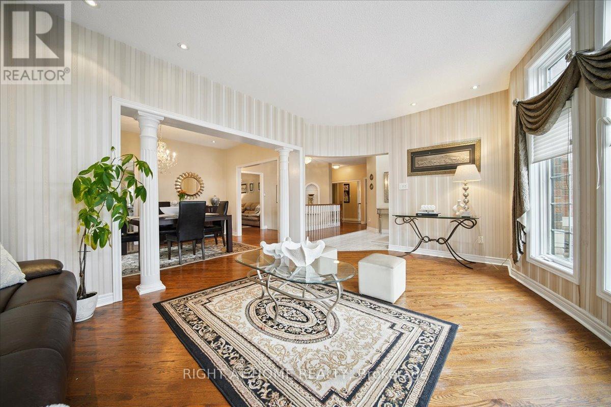 57 Kirkwood Crescent, Caledon, Ontario  L7C 1B8 - Photo 9 - W12922254