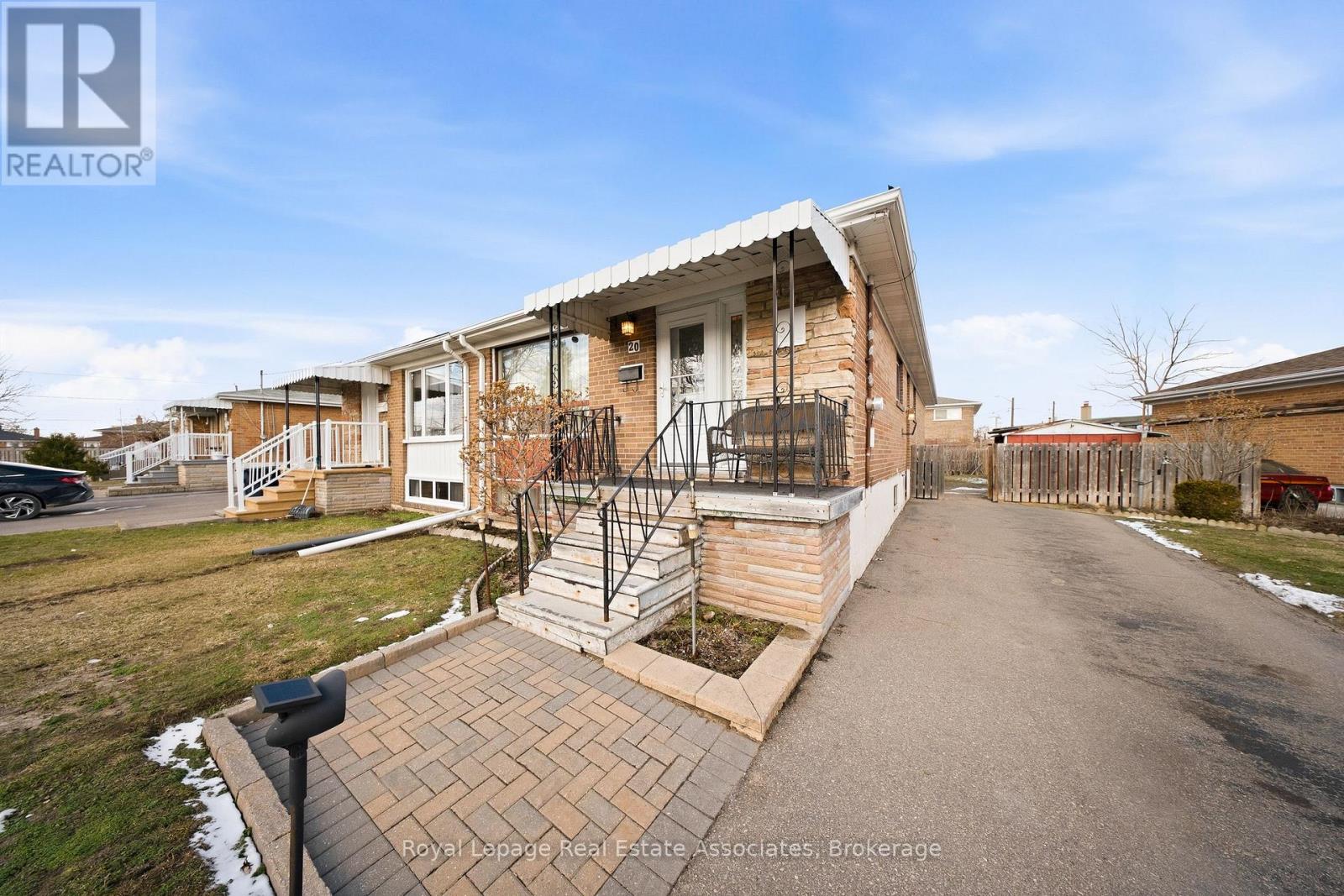 20 Rubydale Gardens, Toronto, Ontario M9L 1B9 - Photo 2 - W12922256