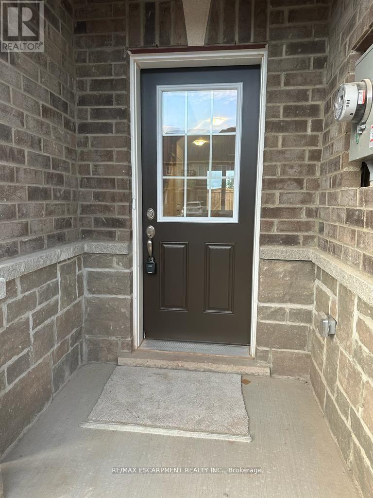 105 Pinot Crescent, Hamilton, Ontario  L8E 0J9 - Photo 2 - X12922196