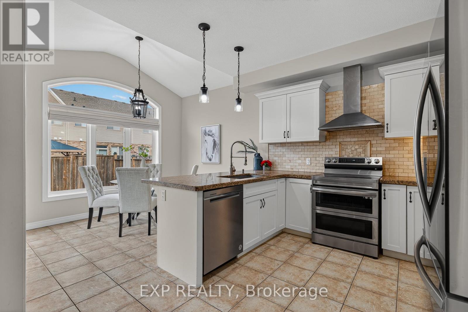 100 Garinger Crescent, Hamilton, Ontario L0R 1C0 - Photo 13 - X12922230