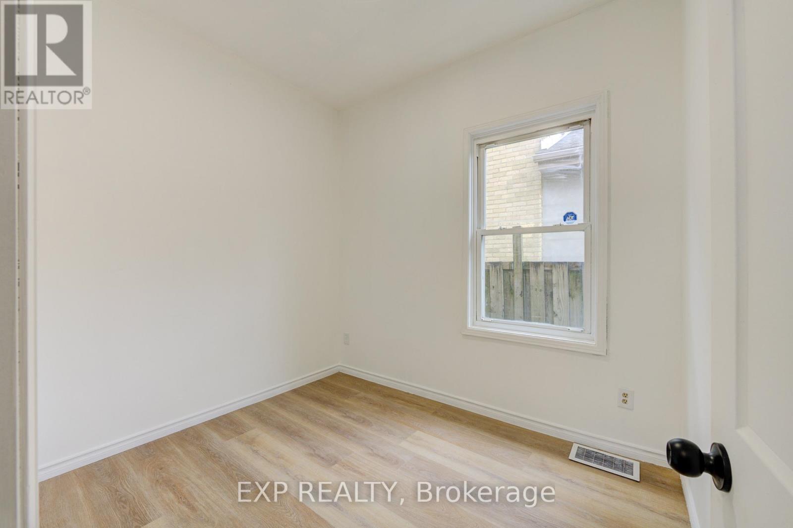 524 Simcoe Street, London East, Ontario  N6B 1K4 - Photo 23 - X12922324