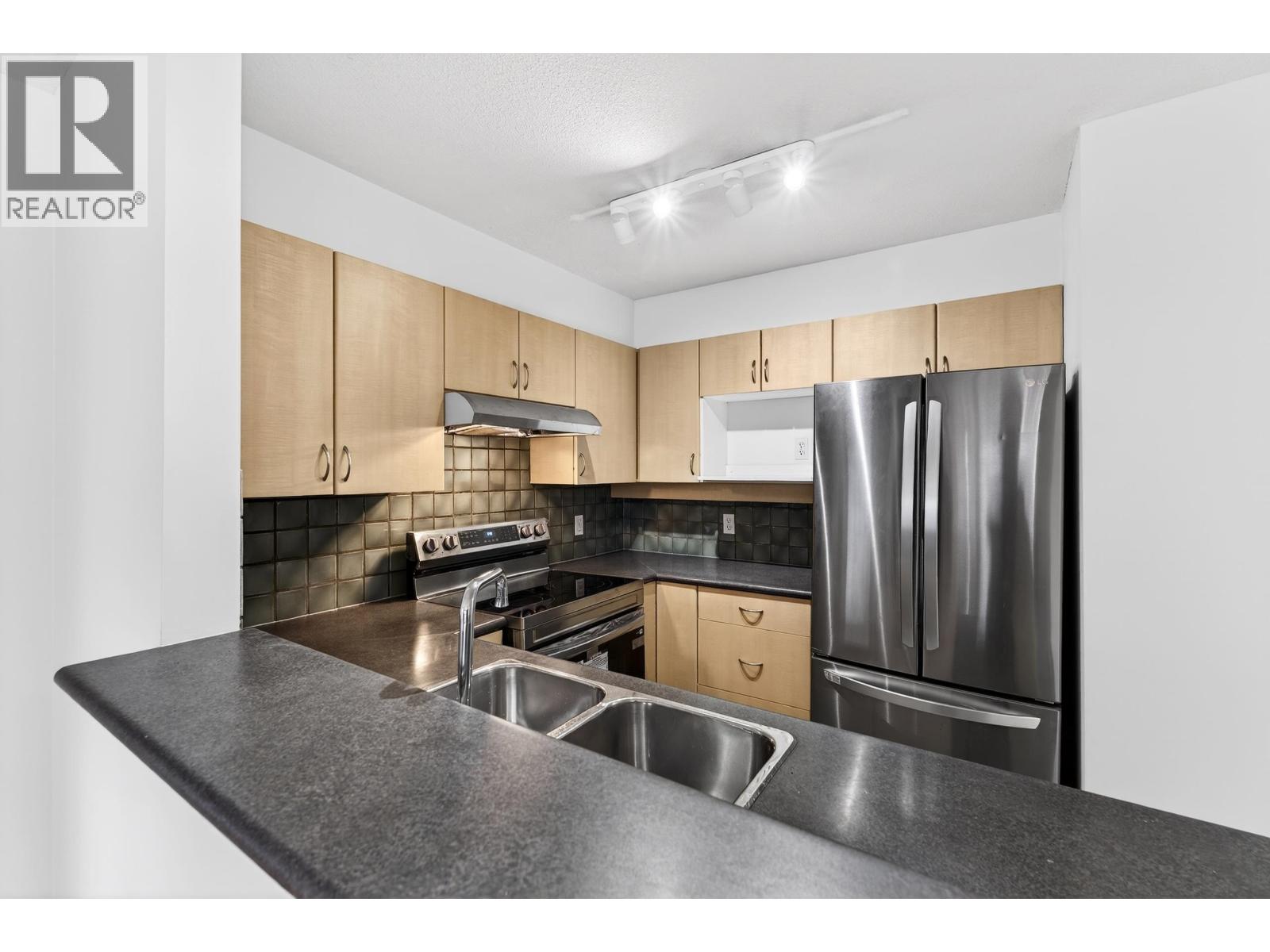 307 3161 W 4th Avenue, Vancouver, British Columbia V6K 1R6 - Photo 10 - R3103830