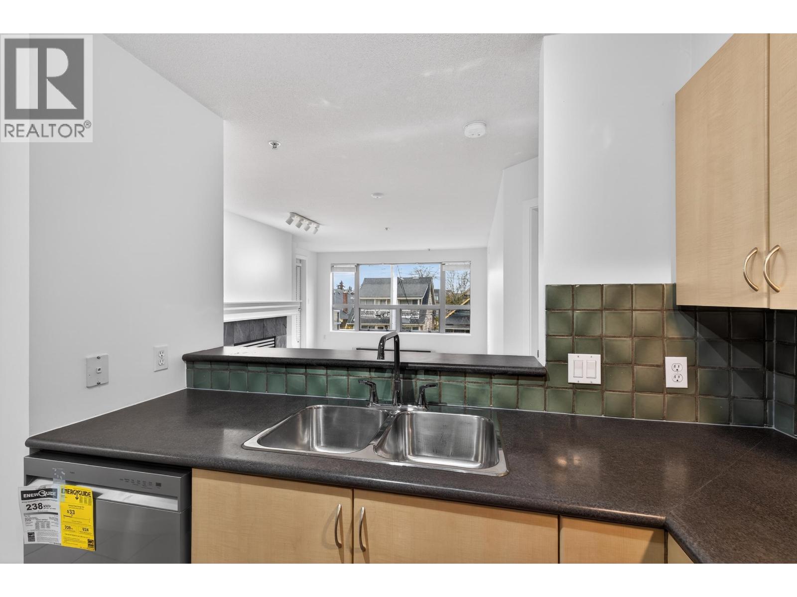 307 3161 W 4th Avenue, Vancouver, British Columbia V6K 1R6 - Photo 8 - R3103830