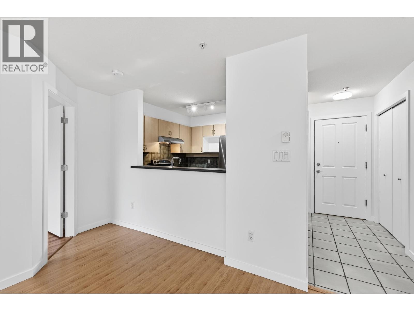 307 3161 W 4th Avenue, Vancouver, British Columbia V6K 1R6 - Photo 6 - R3103830