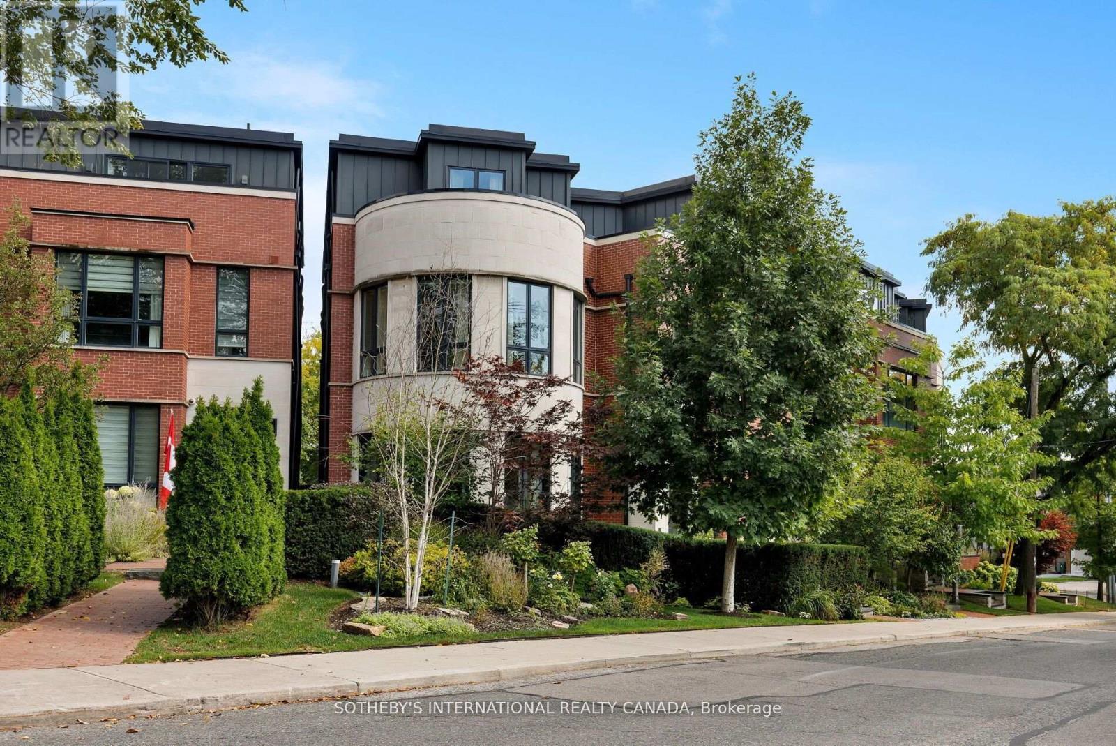 7 THURLOE AVENUE, Toronto, Ontario