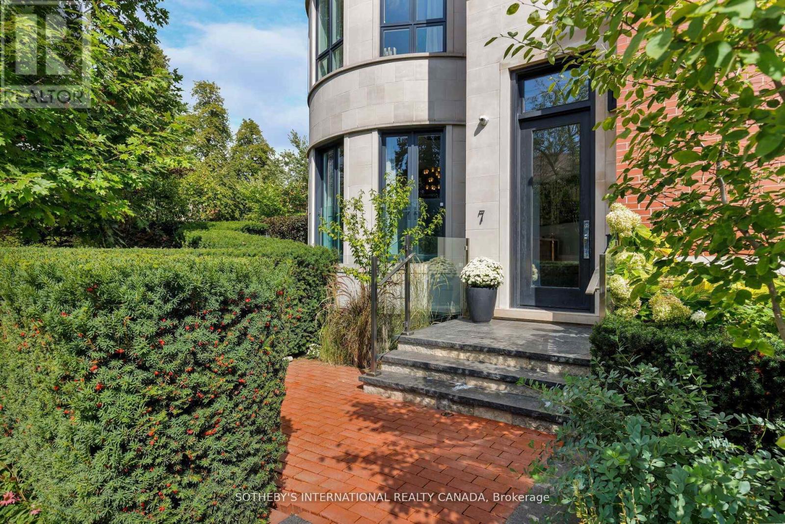 7 Thurloe Avenue, Toronto, Ontario  M4S 0B4 - Photo 2 - C12922320