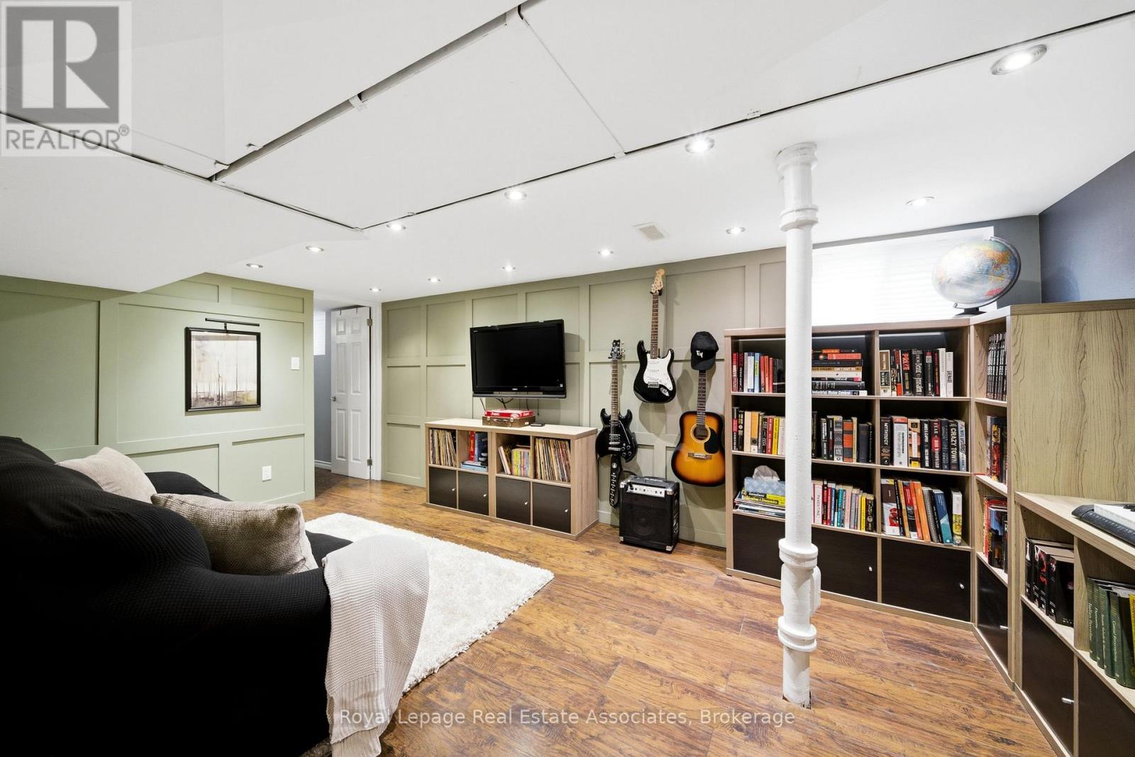 177 Chisholm Avenue, Toronto, Ontario  M4C 4V9 - Photo 20 - E12922270