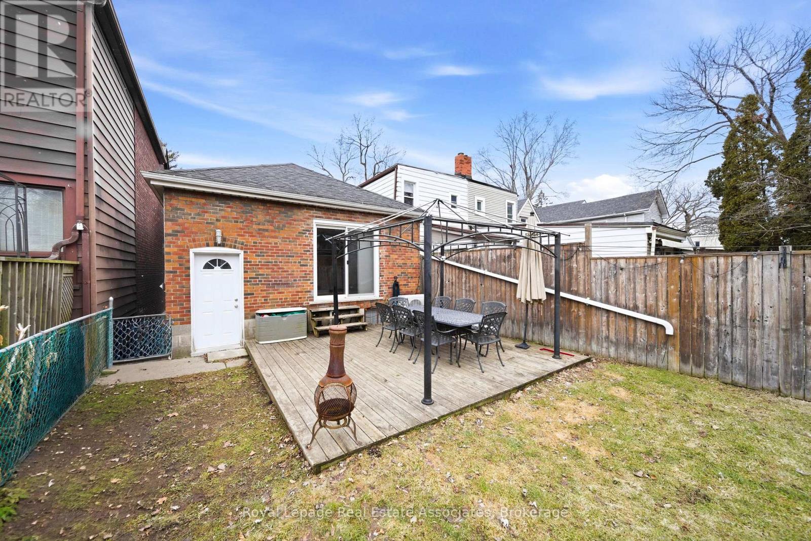 177 Chisholm Avenue, Toronto, Ontario  M4C 4V9 - Photo 24 - E12922270