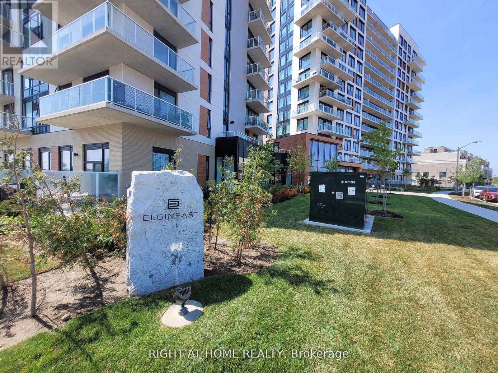 1407 - 15 David Eyer Road, Richmond Hill, Ontario  L4S 0N2 - Photo 2 - N12922280