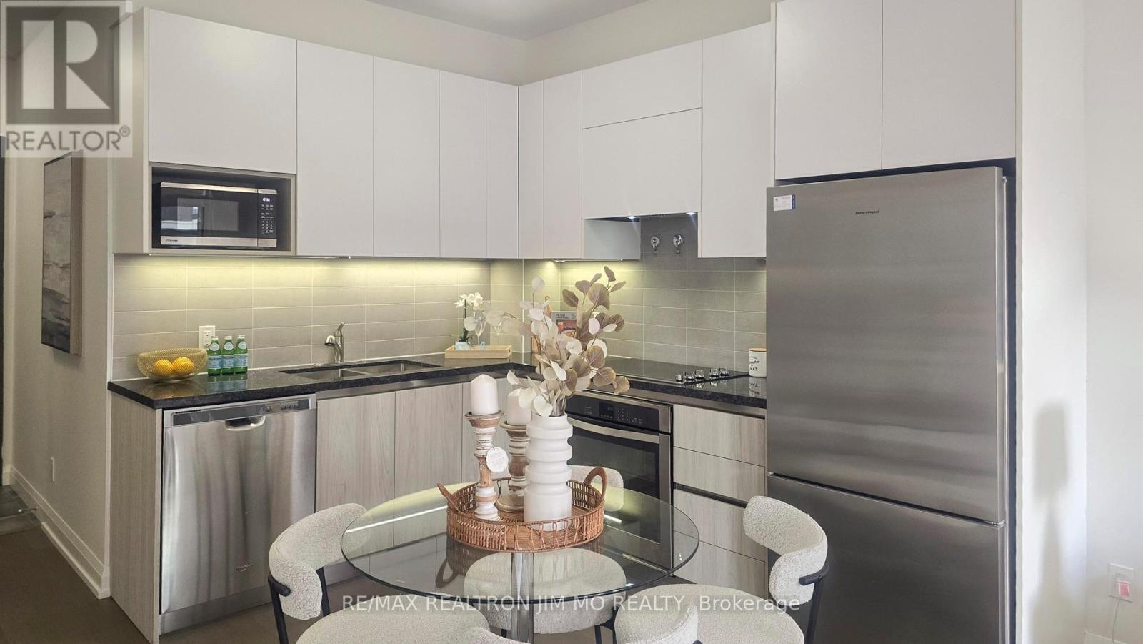 730 - 25 Water Walk Drive, Markham, Ontario  L6G 0G3 - Photo 23 - N12922294