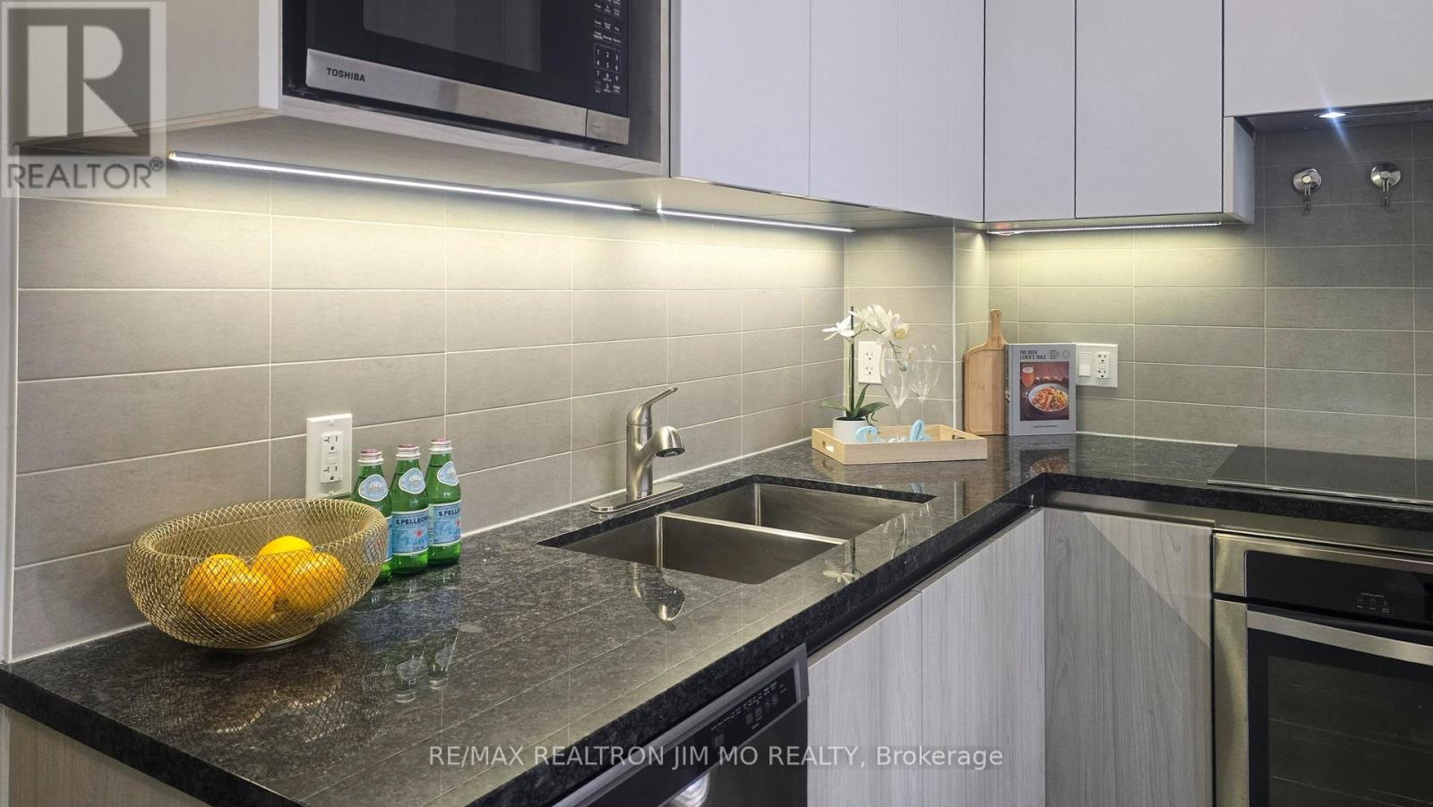 730 - 25 Water Walk Drive, Markham, Ontario  L6G 0G3 - Photo 24 - N12922294