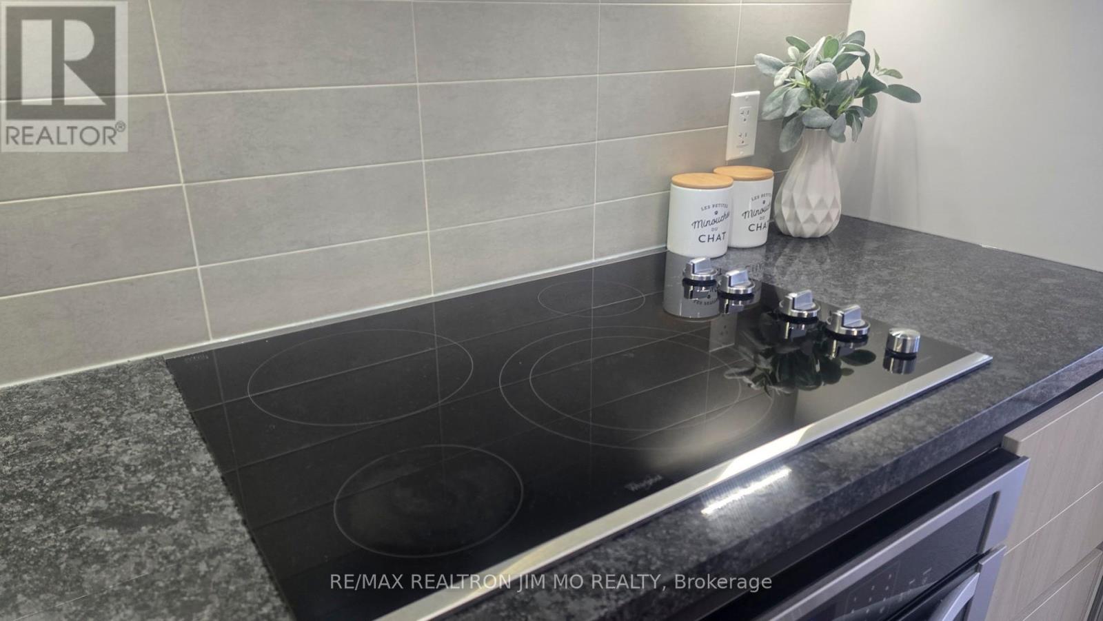 730 - 25 Water Walk Drive, Markham, Ontario  L6G 0G3 - Photo 25 - N12922294