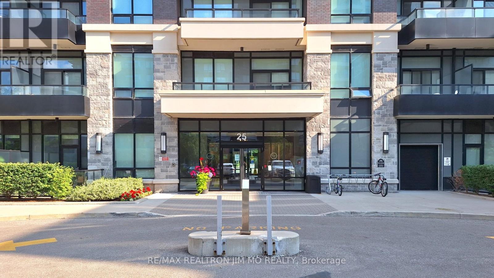 730 - 25 Water Walk Drive, Markham, Ontario  L6G 0G3 - Photo 3 - N12922294