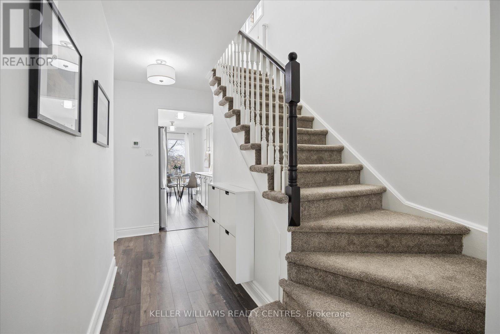 720 Walpole Crescent, Newmarket, Ontario  L3X 2B1 - Photo 5 - N12922306