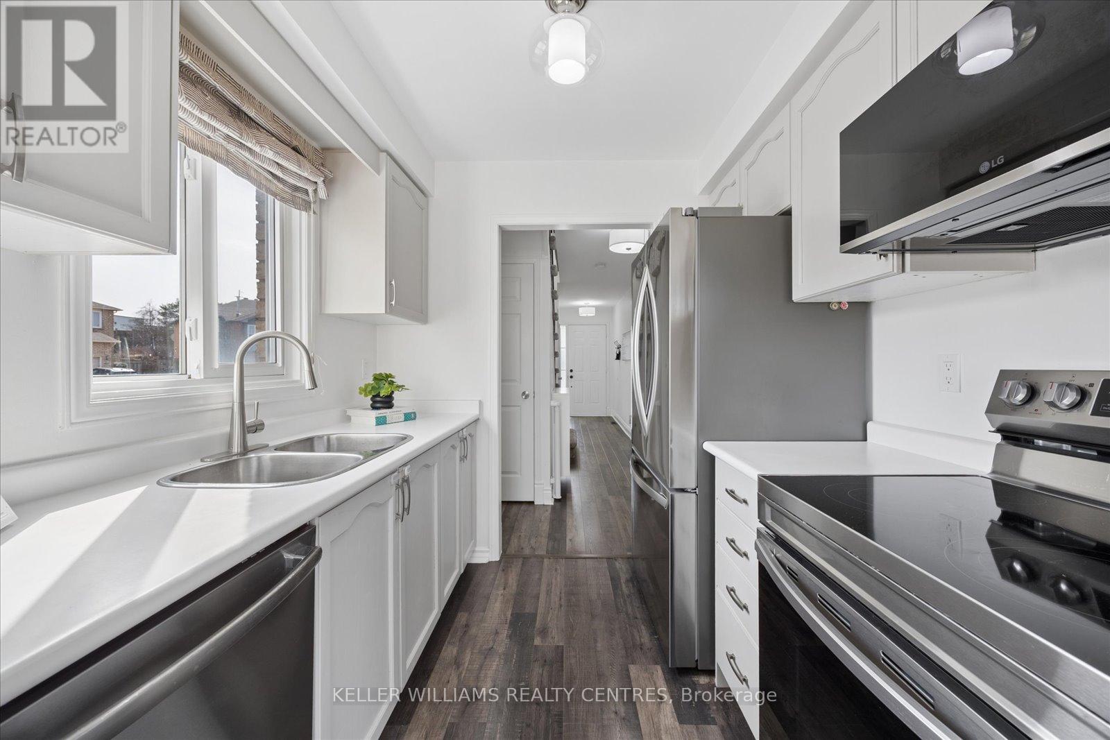 720 Walpole Crescent, Newmarket, Ontario  L3X 2B1 - Photo 9 - N12922306