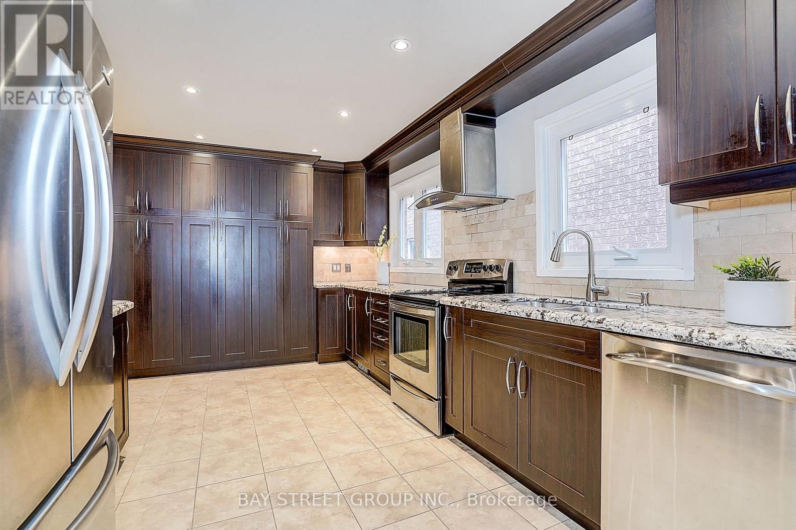 151 Campbell Avenue, Vaughan, Ontario  L4J 5A7 - Photo 20 - N12922308