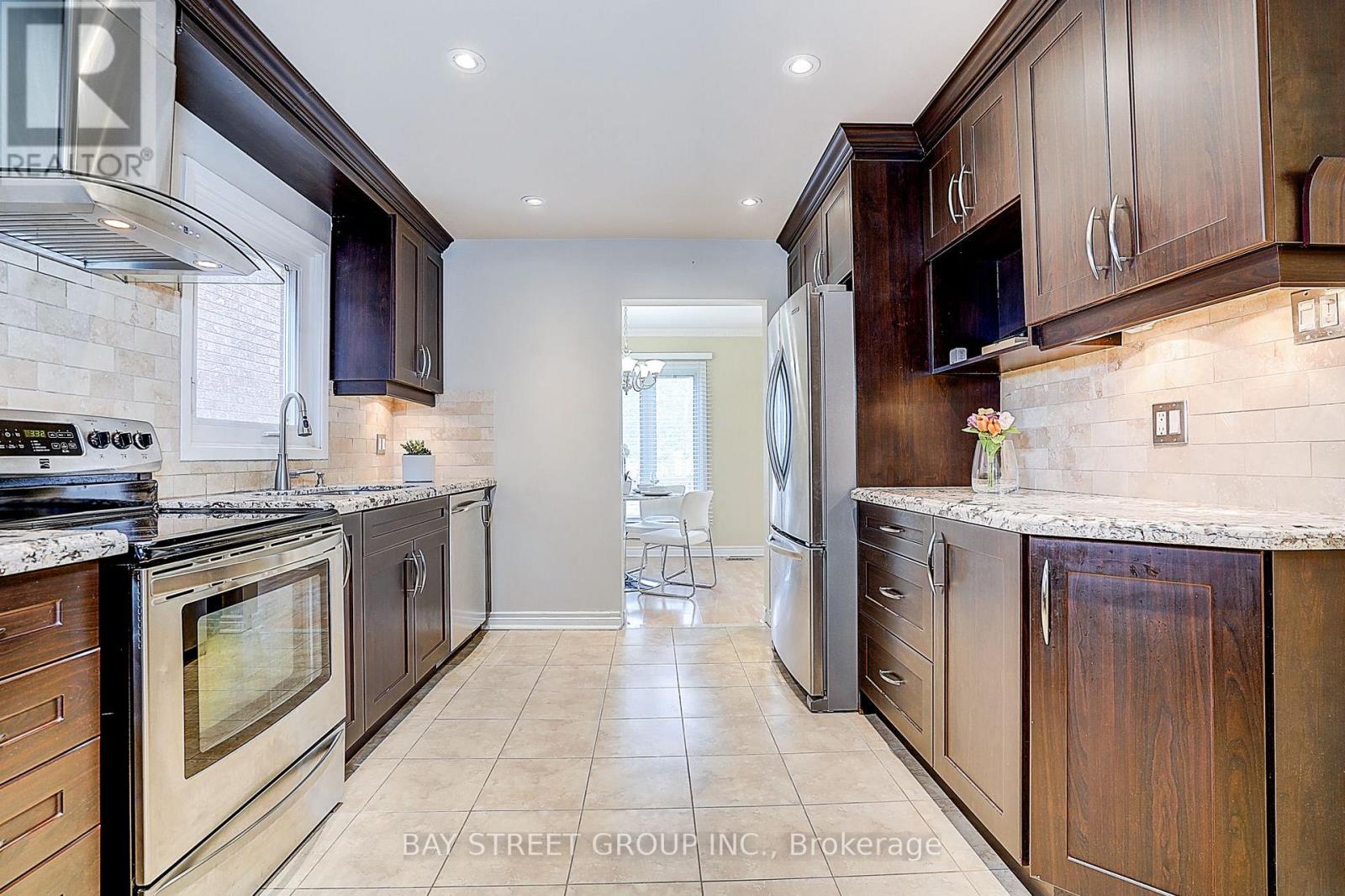 151 Campbell Avenue, Vaughan, Ontario  L4J 5A7 - Photo 24 - N12922308