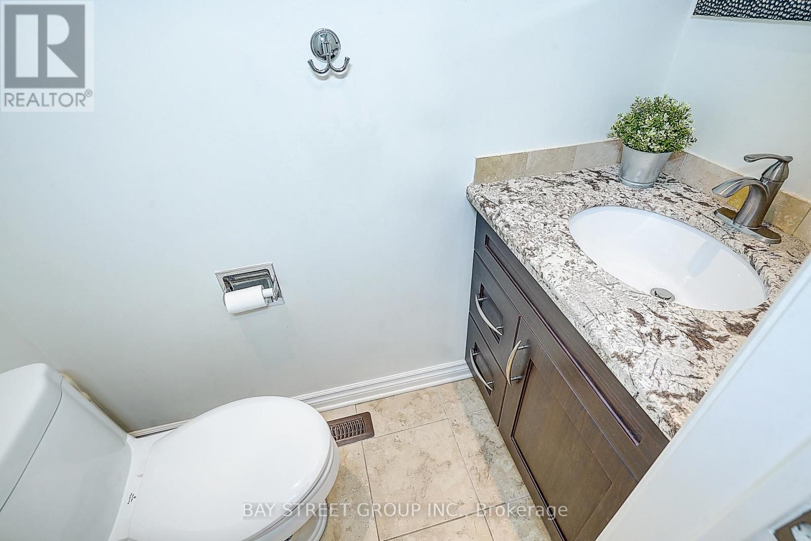 151 Campbell Avenue, Vaughan, Ontario  L4J 5A7 - Photo 27 - N12922308