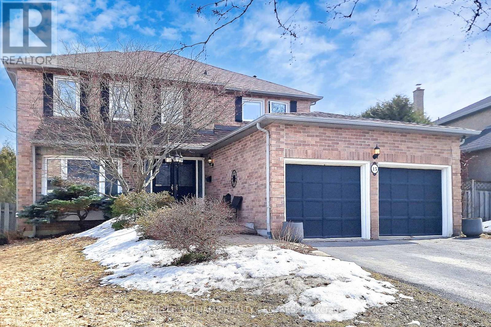 15 Beatty Crescent, Aurora, Ontario  L4G 5V2 - Photo 2 - N12922316