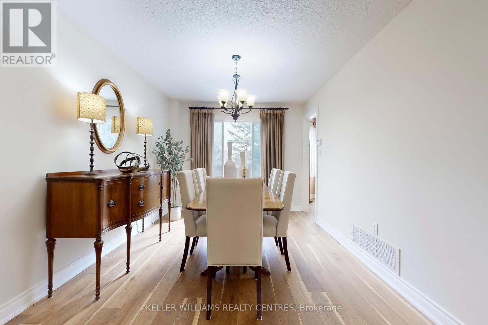 15 Beatty Crescent, Aurora, Ontario  L4G 5V2 - Photo 9 - N12922316