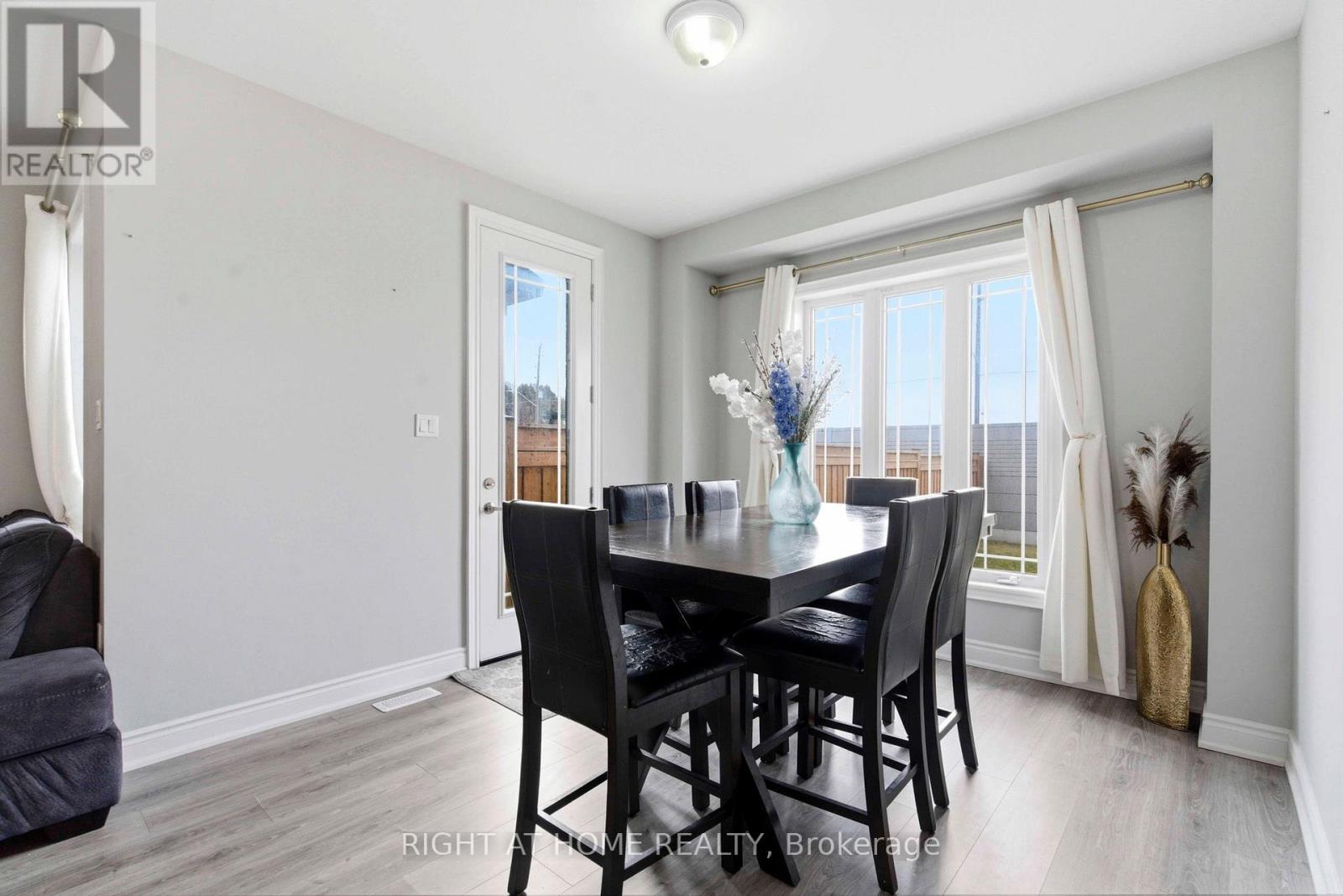 179 Walker Boulevard, New Tecumseth, Ontario  L9R 0R3 - Photo 10 - N12922268