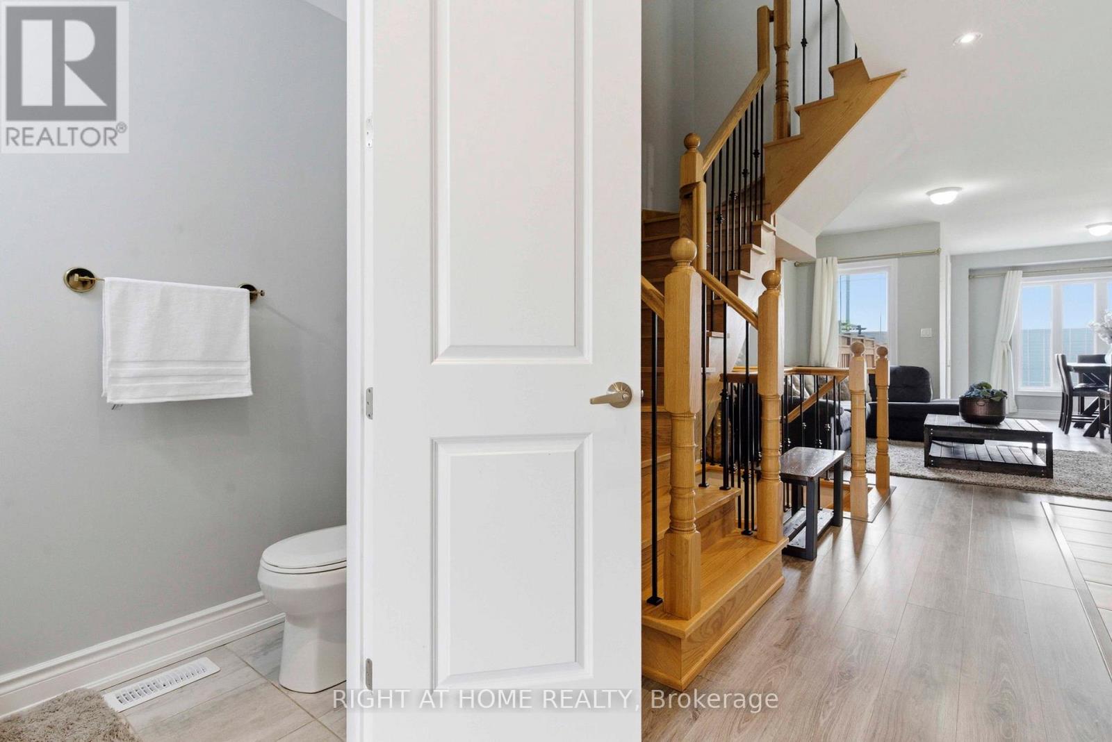 179 Walker Boulevard, New Tecumseth, Ontario  L9R 0R3 - Photo 3 - N12922268