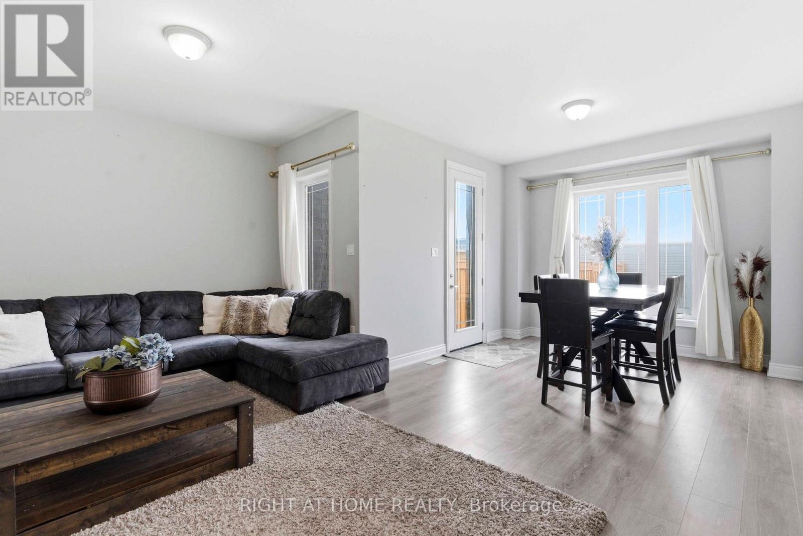 179 Walker Boulevard, New Tecumseth, Ontario  L9R 0R3 - Photo 9 - N12922268