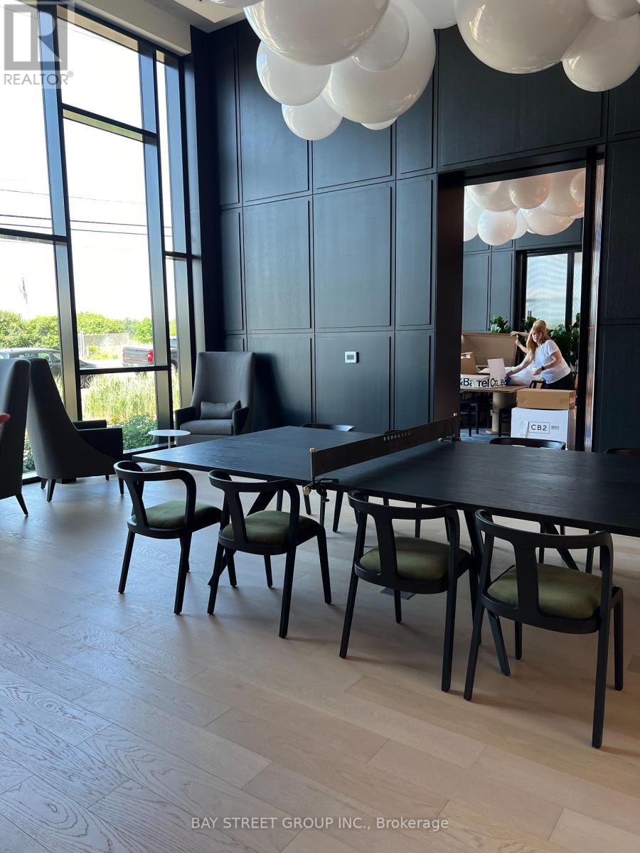 711 - 3220 William Coltson Avenue, Oakville, Ontario L6H 7X9 - Photo 5 - W12922290