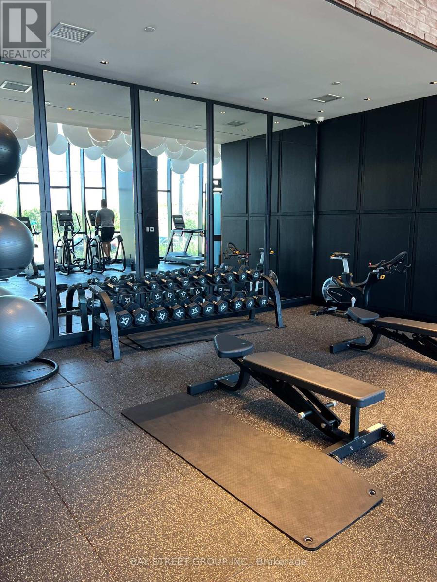 711 - 3220 William Coltson Avenue, Oakville, Ontario L6H 7X9 - Photo 6 - W12922290