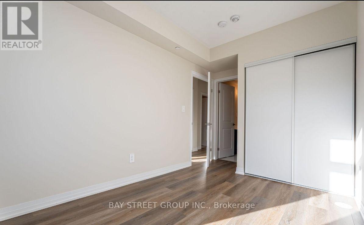 102 - 1585 Rose Way, Milton, Ontario  L9T 7E7 - Photo 11 - W12922296