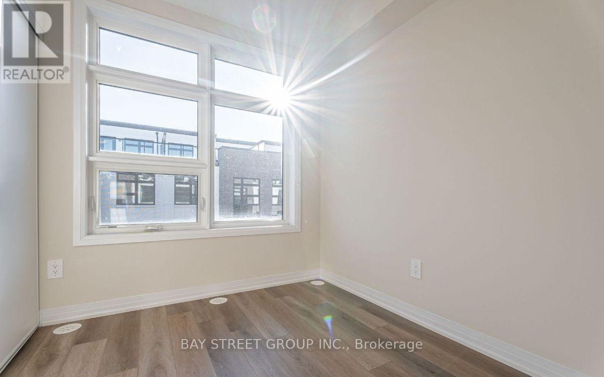 102 - 1585 Rose Way, Milton, Ontario  L9T 7E7 - Photo 6 - W12922296