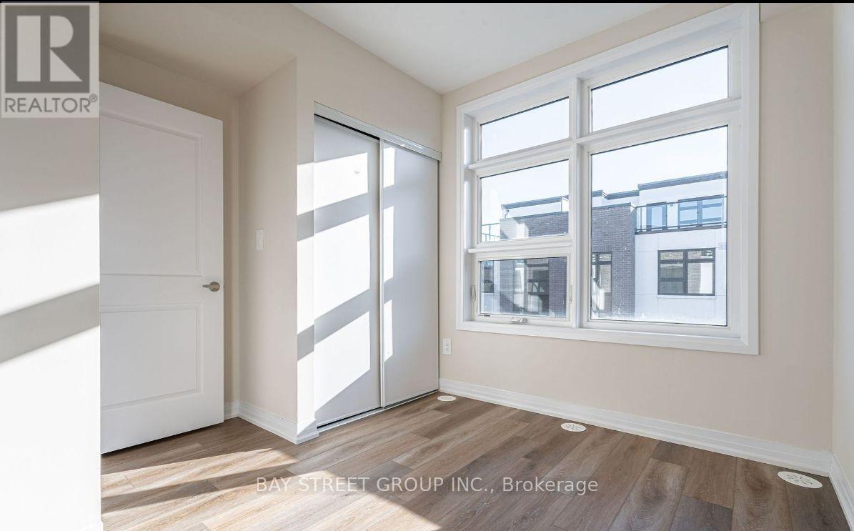 102 - 1585 Rose Way, Milton, Ontario  L9T 7E7 - Photo 7 - W12922296