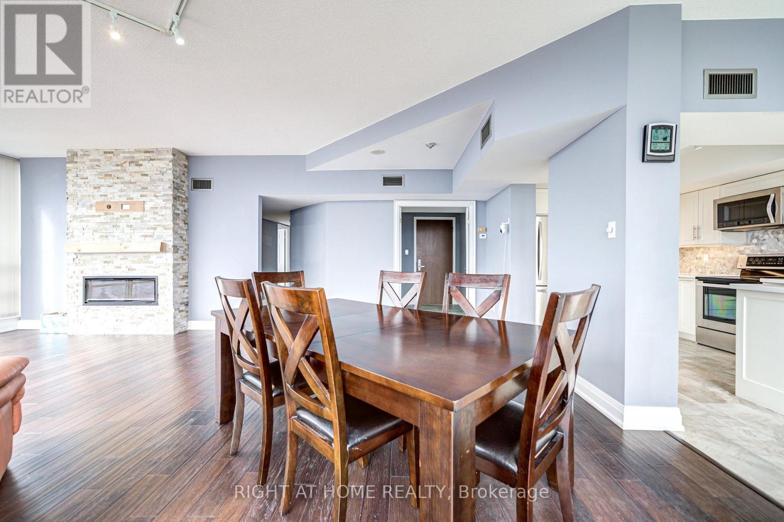 3405 - 45 Kingsbridge Garden Circle, Mississauga, Ontario  L5R 3K4 - Photo 10 - W12922312