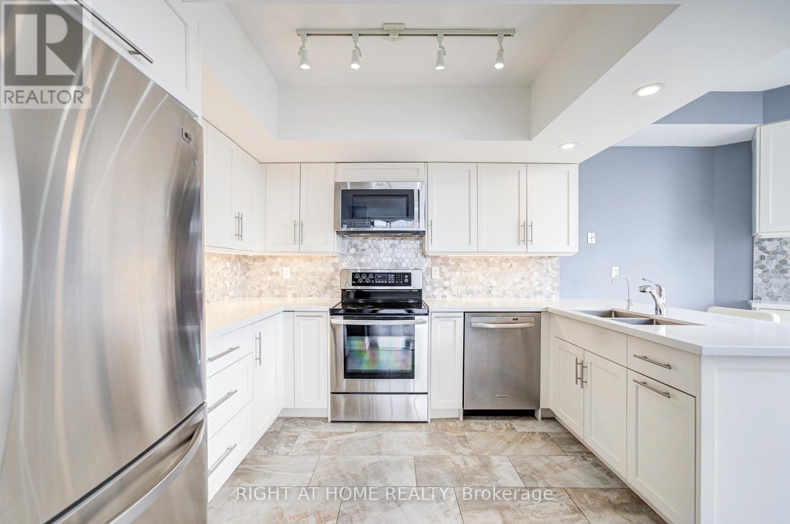 3405 - 45 Kingsbridge Garden Circle, Mississauga, Ontario  L5R 3K4 - Photo 16 - W12922312