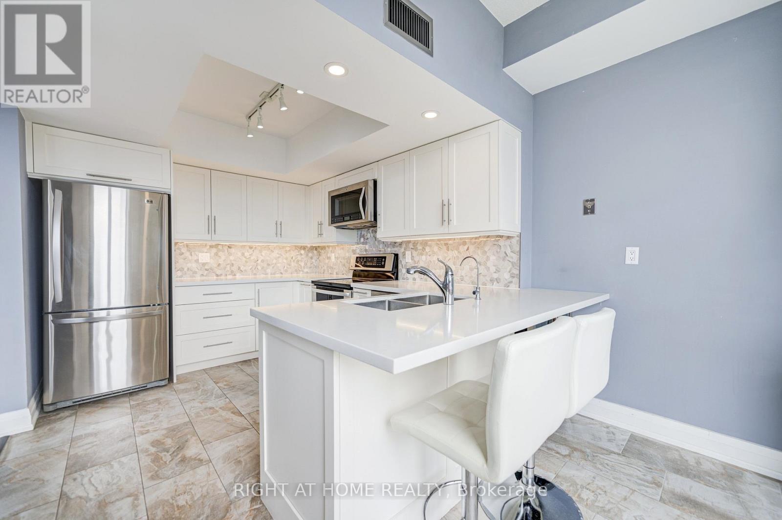 3405 - 45 Kingsbridge Garden Circle, Mississauga, Ontario  L5R 3K4 - Photo 18 - W12922312