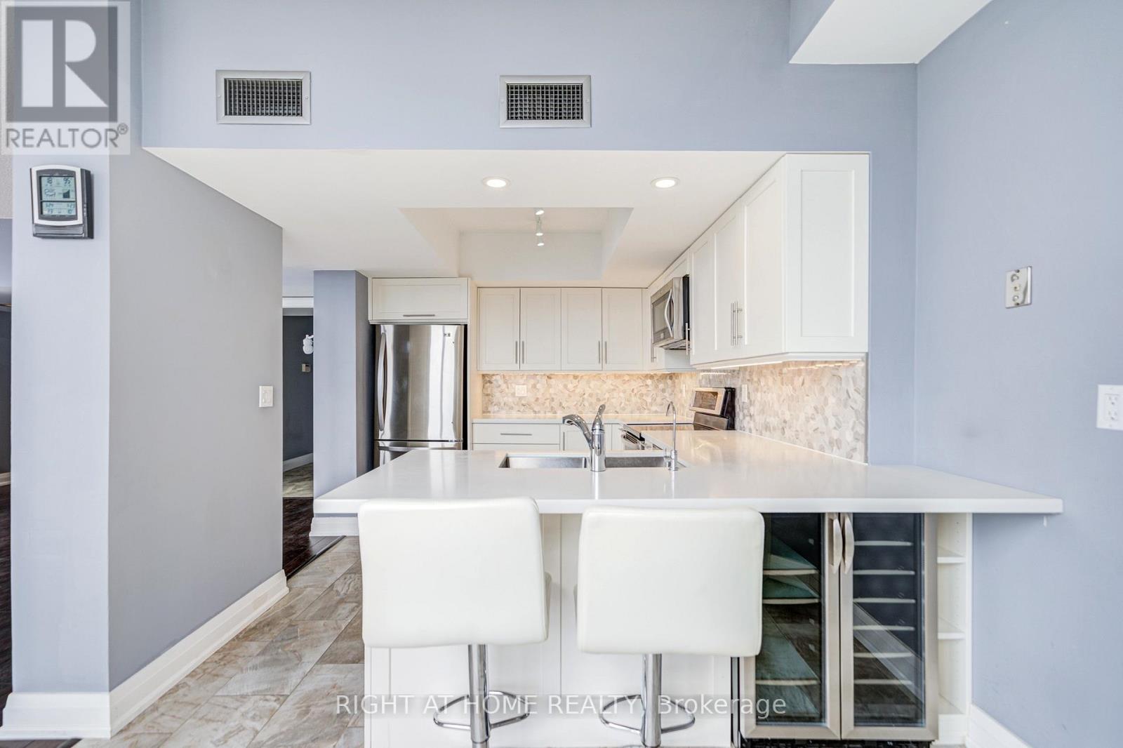 3405 - 45 Kingsbridge Garden Circle, Mississauga, Ontario  L5R 3K4 - Photo 19 - W12922312