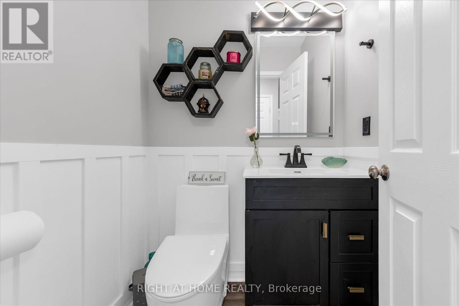 175 Sims Estate Drive, Kitchener, Ontario  N2A 0A6 - Photo 6 - X12922300