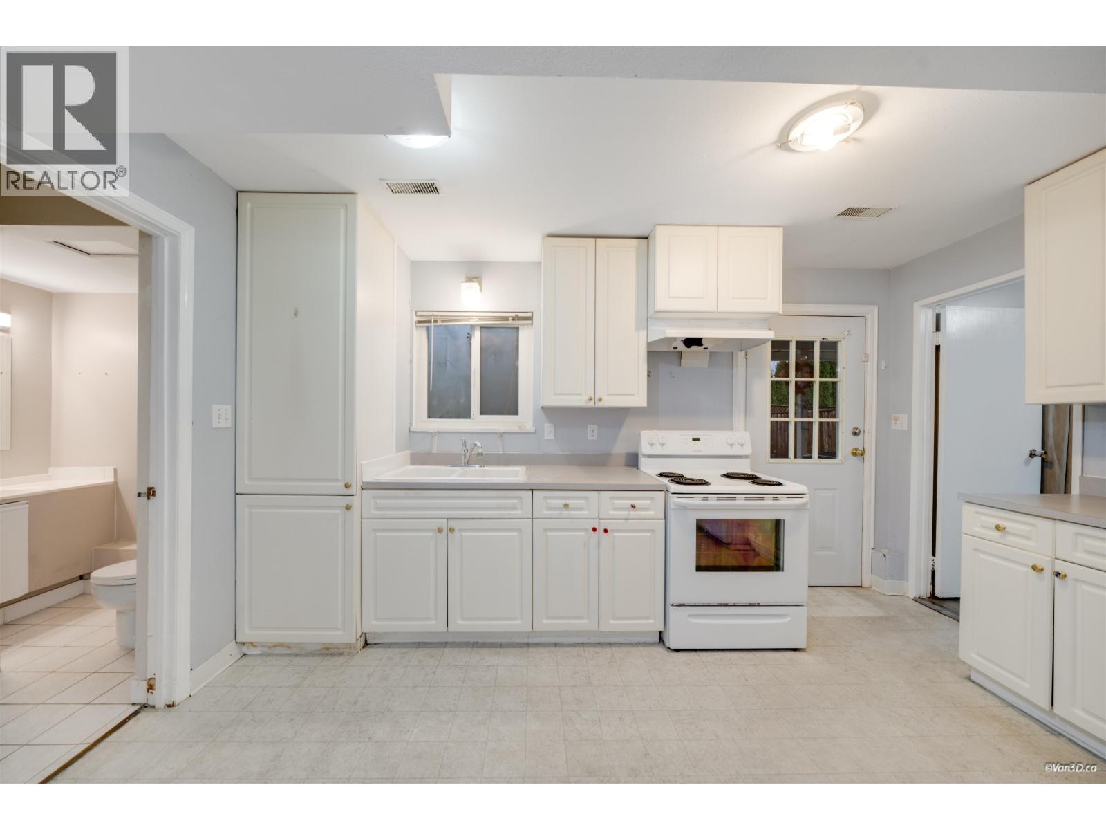 3728 Inverness Street, Port Coquitlam, British Columbia  V3B 3B6 - Photo 28 - R3077176