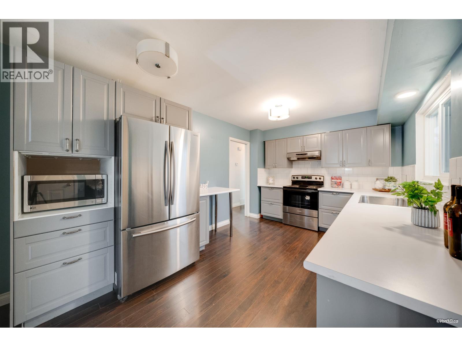 3728 Inverness Street, Port Coquitlam, British Columbia  V3B 3B6 - Photo 6 - R3077176