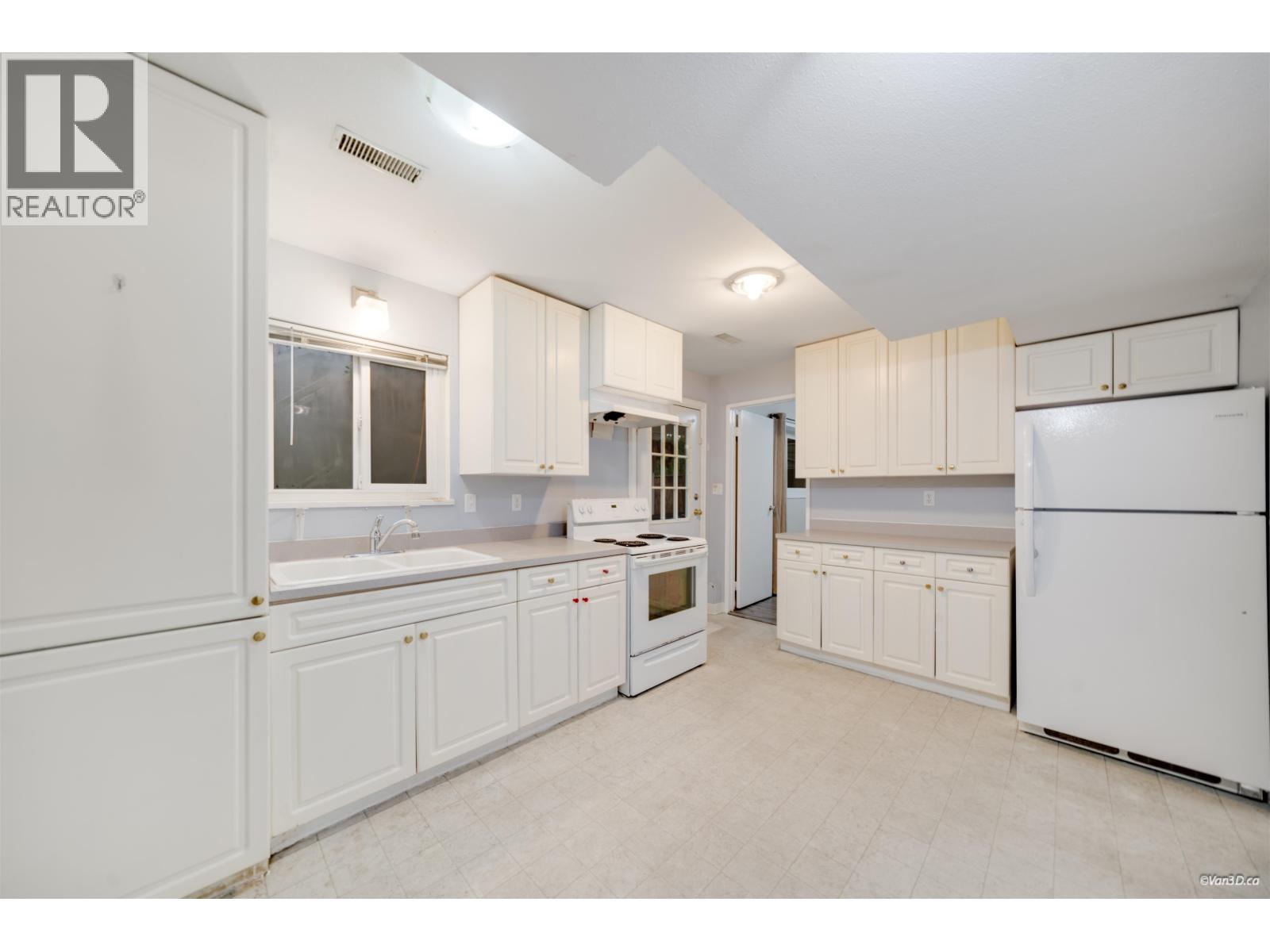 3728 Inverness Street, Port Coquitlam, British Columbia  V3B 3B6 - Photo 29 - R3077176