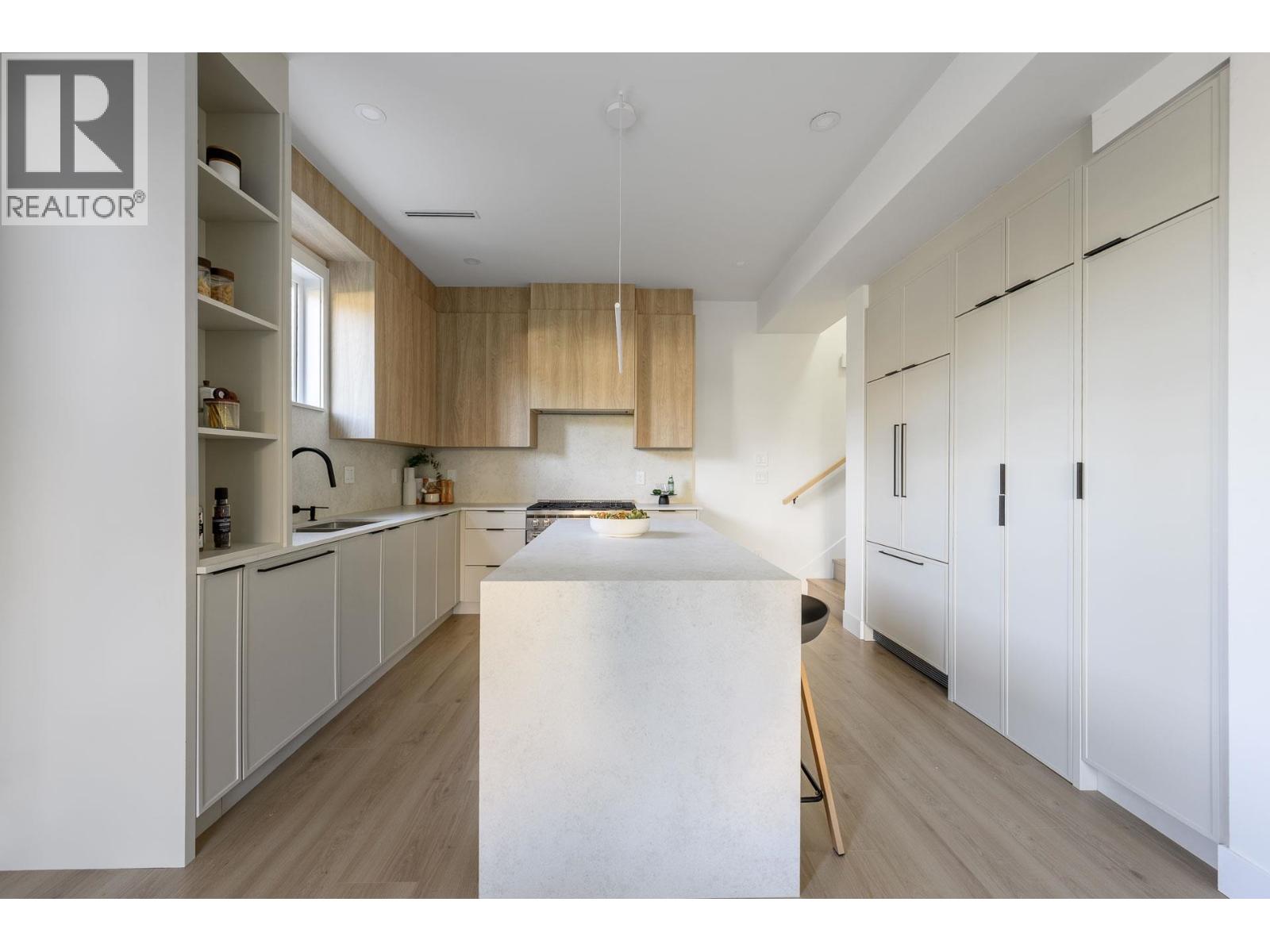 102 1132 Madore Avenue, Coquitlam, British Columbia  V3K 3B9 - Photo 8 - R3079395