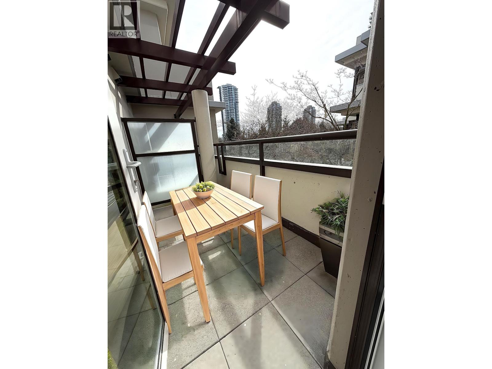 Th13 2089 Rosser Avenue, Burnaby, British Columbia  V5C 5E2 - Photo 7 - R3103724